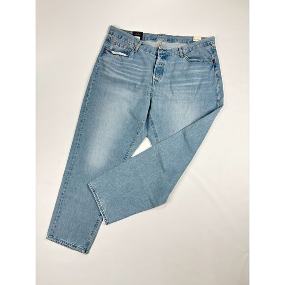 Levi’s Women’s ’81 Jeans Size 18W | High Rise Straight Leg | Light Wash Denim - Picture 2 of 8